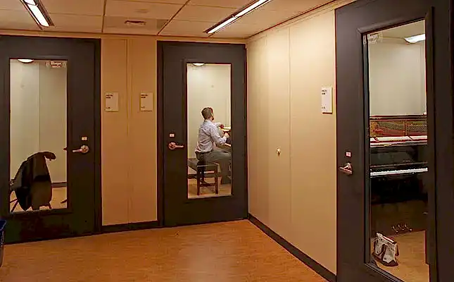 akustik cam kapıda kullanımı