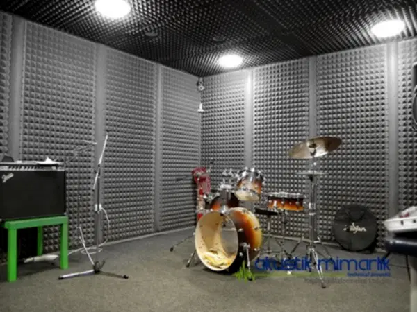 Enstrüman Odası Piramit Sünger Uygulaması