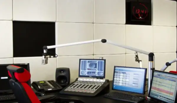 Radyo Sohbet Odası Ses Yalıtımı